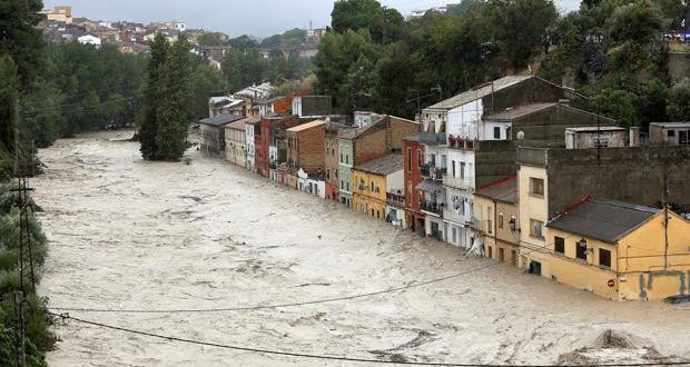 Desbordament del riu Clariano al pas per la Cantereria d'Ontinyent