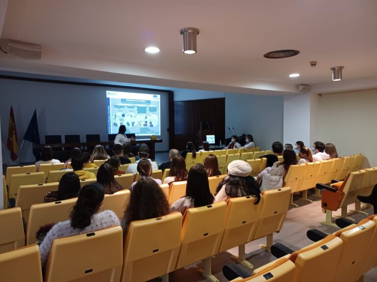 L’alumnat d’infermeria del Campus d’Ontinyent comencen les seues pràctiques laborals a l’hospital Lluís Alcanyís