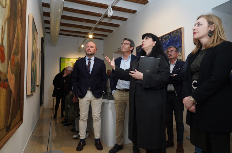 El patrimoni artístic de la Diputació vinculat a les dones ja es pot visitar a la Casa de Cultura d’Ontinyent