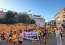 Protesta a Llutxent per la gestió deficient de la planta de biogàs i el trànsit de camions