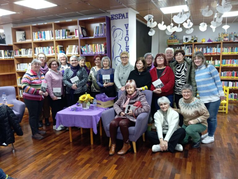 El Col·lectiu Malva impulsa la veu de les dones amb el llibre de M. Carmen Palazón