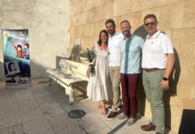 Nou banc escultòric a Ontinyent en record d’Ángel Pérez i el conte “La llave mágica”