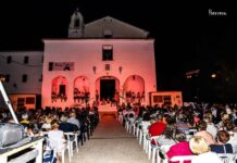 Agullent escenifica el Miracle de Sant Vicent Ferrer en el 425 aniversari
