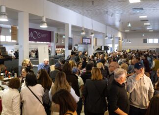 El Mercat del Vi d’Ontinyent esgota copes i tapes en una jornada multitudinària