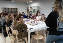 El taller d’il·lustració d’Ame Soler ompli la Casa del Delme dins la programació del 25N a Ontinyent