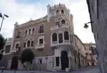 Finalitza la rehabilitació de la façana centenària del jutjat d’Ontinyent