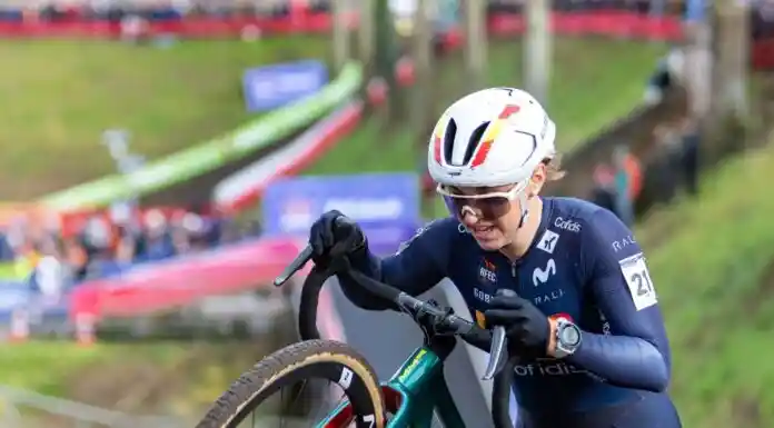 L’ontinyentina Sofía Rodríguez, 17a en l’elit femenina del Mundial de Ciclocross (Hulst)