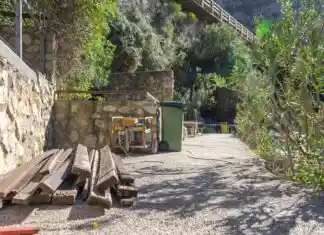 L’Ajuntament d’Ontinyent substitueix les baranes del Pou Clar per acer corten més resistent