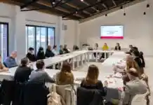 Natàlia Enguix presenta una nova convocatòria d’ajudes a fires i catàlegs per a empreses d’Ontinyent