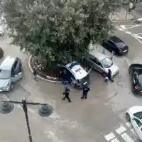 Un home de 35 anys detingut a Ontinyent després d’intentar fugir d’un control i xocar amb un vehicle policial