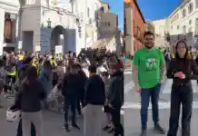 Compromís se suma a la vaga educativa a Ontinyent i carrega contra les polítiques del Consell