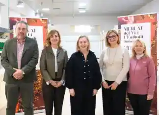 El Mercat de Dalt d’Ontinyent acull una jornada gastronòmica amb vins i embotits locals