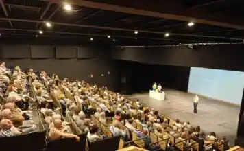 Ontinyent intensifica la informació del porta a porta amb més de 1.500 assistents