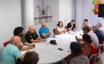 El veïnat del Camí de l’Alba reclama més control als accessos i aparcaments del Pou Clar