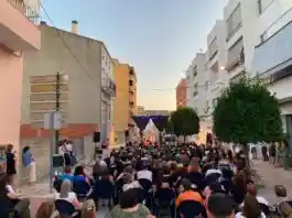 Agullent tanca el IX Cicle de Monòlegs després de cinc nits d’humor als bars del poble
