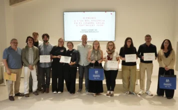 Tralarà, Tendavins, Tresmés, L’Òptica de Paula i Foto Flash II, premiades per l’ús del valencià DSC03421b