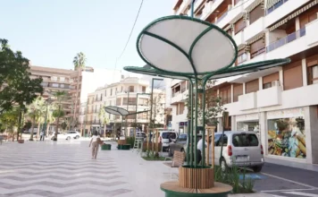 La plaça de la Concepció incorpora dos prototips d’ombra mentre creixen els nous arbres DSC034236b